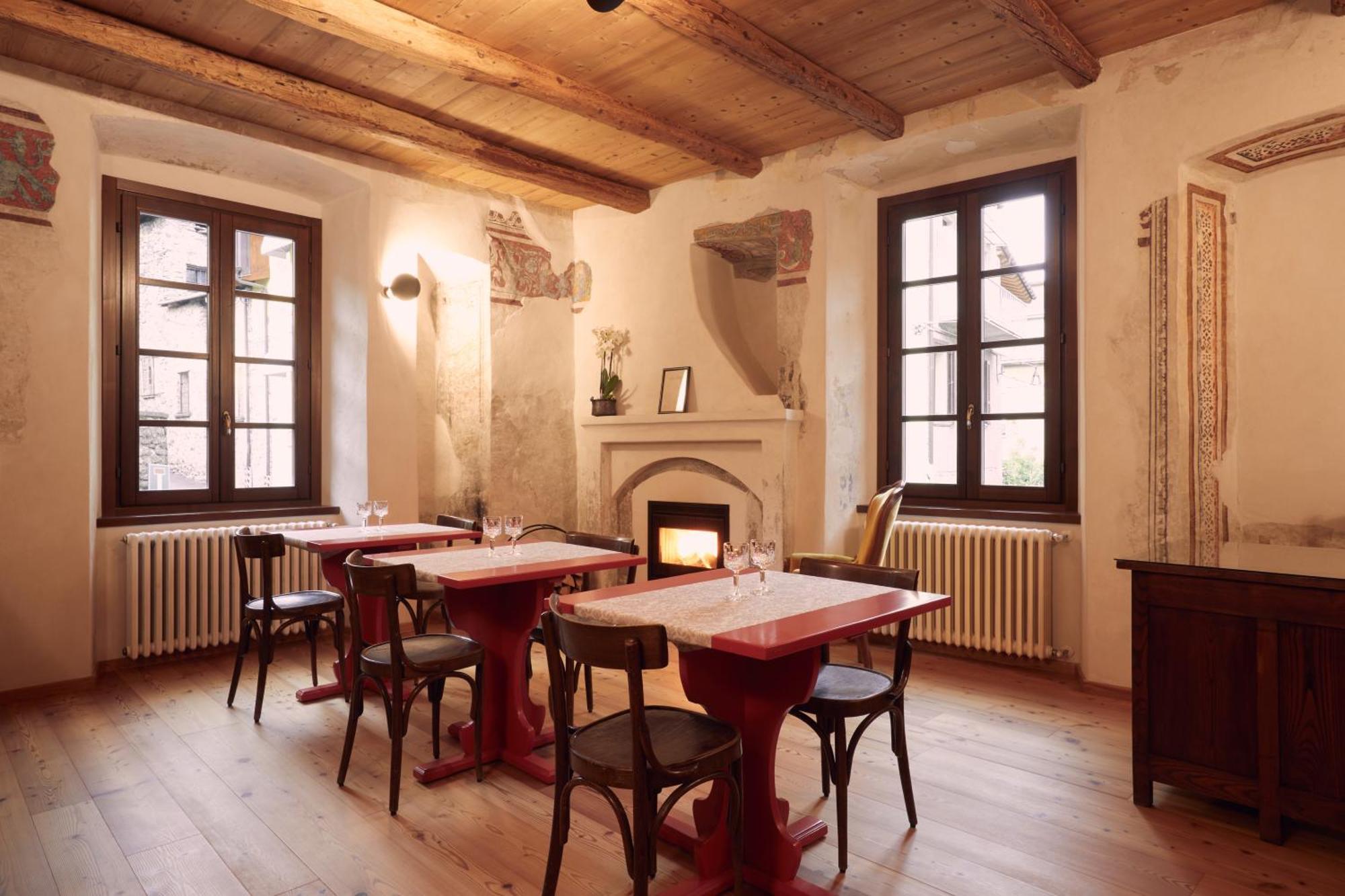 Bed and Breakfast Le Corti Dei Sassi Berbenno di Valtellina Exterior foto