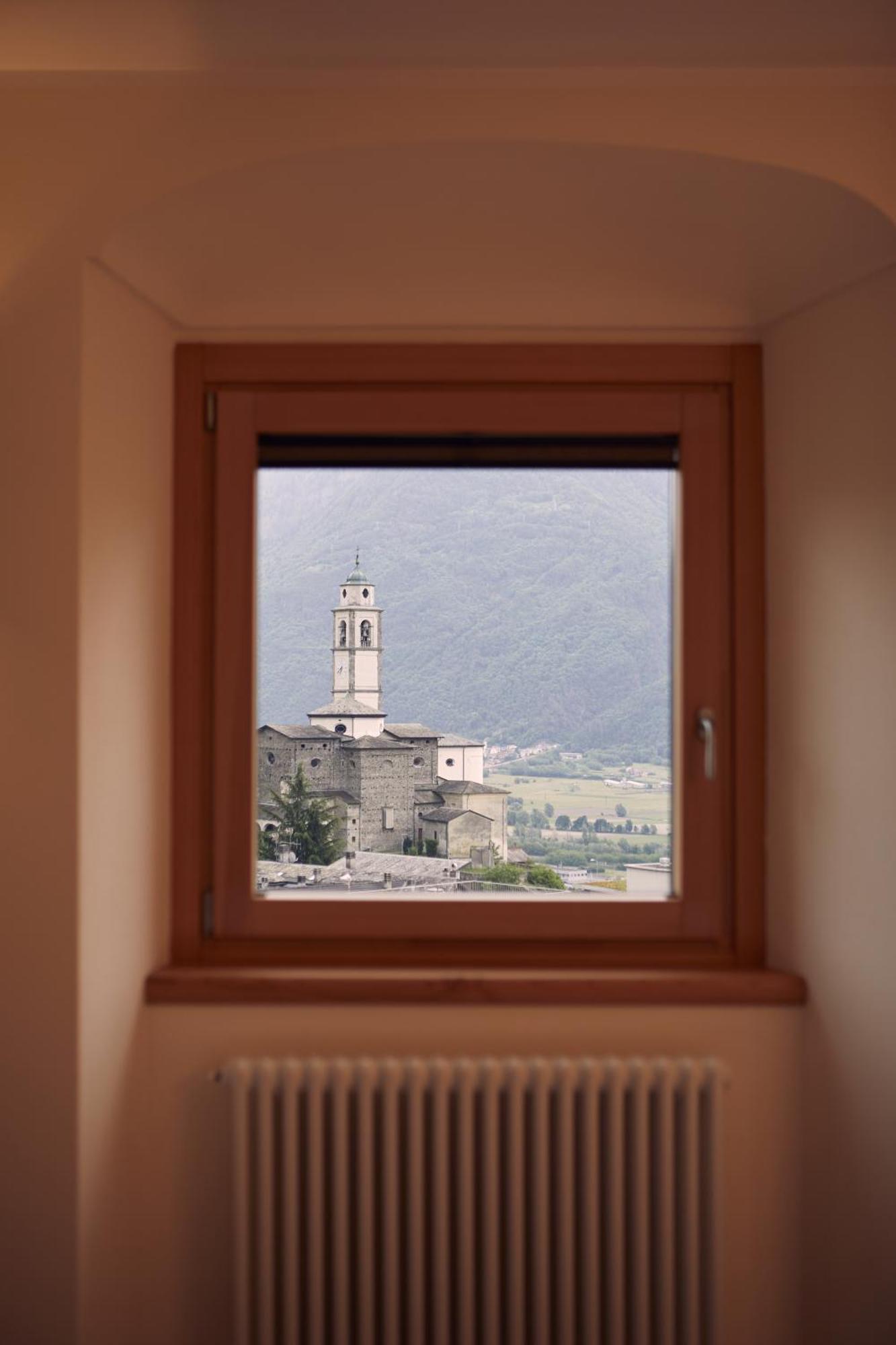 Bed and Breakfast Le Corti Dei Sassi Berbenno di Valtellina Exterior foto